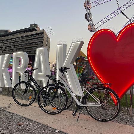 Jacuzzi & Bike Apartment, Краков Экстерьер фото