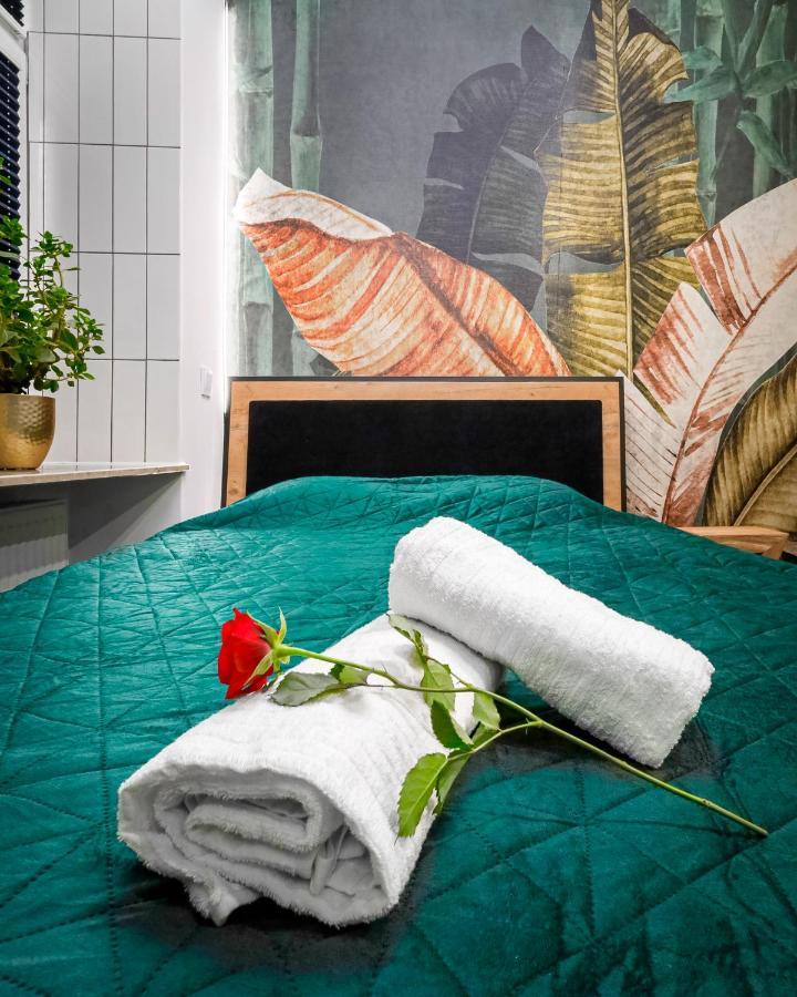 Jacuzzi & Bike Apartment, Краков Экстерьер фото