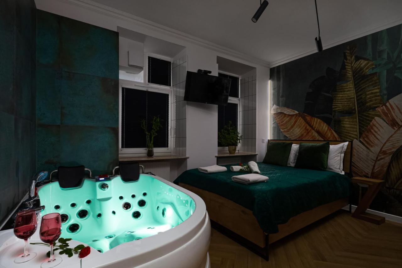 Jacuzzi & Bike Apartment, Краков Экстерьер фото