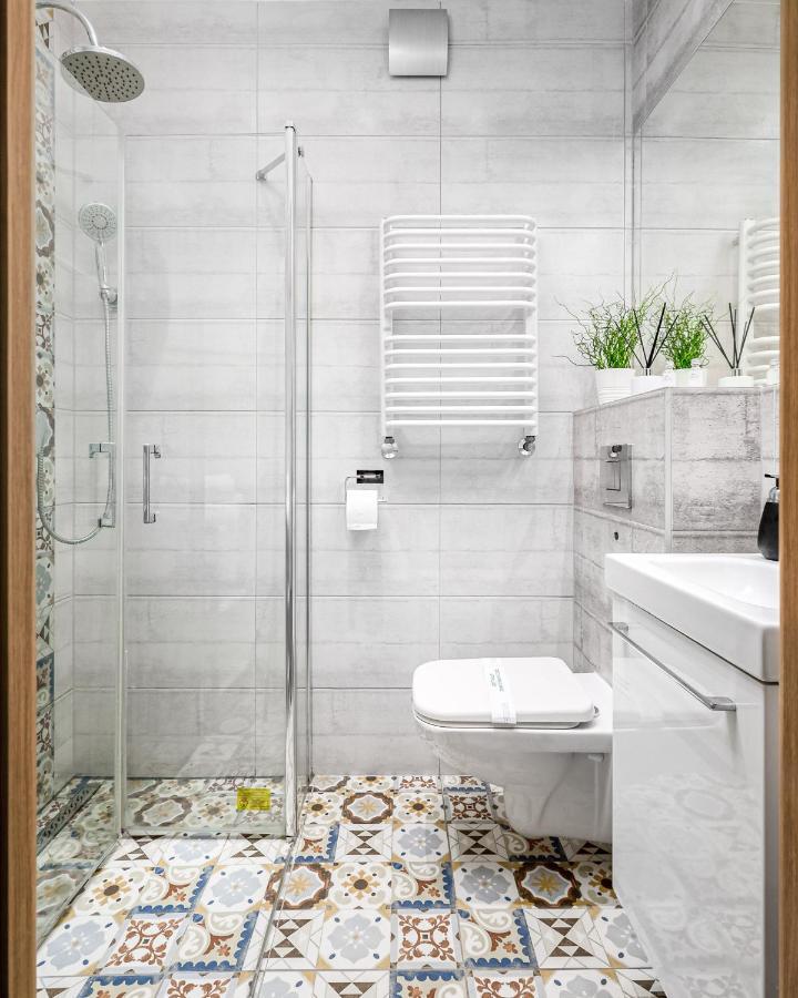 Jacuzzi & Bike Apartment, Краков Экстерьер фото